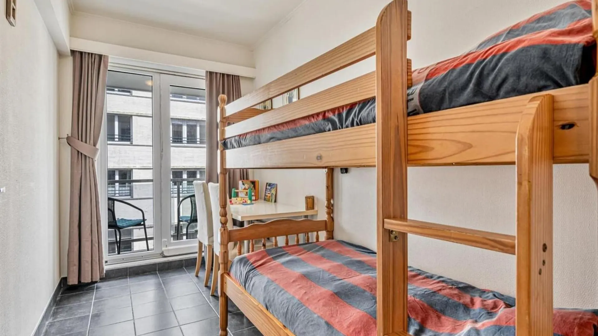 Romantic Apartment With View Ostende